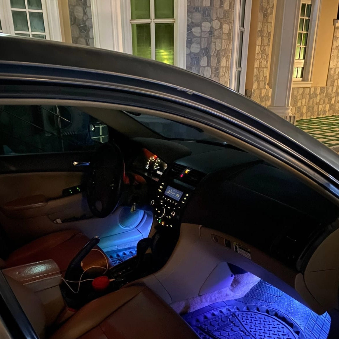 FlashCar – Luz y estilo al instante (Paga 1 y Lleva 4) - [PROMOCIÓN DISPONIBLE SOLO HOY]